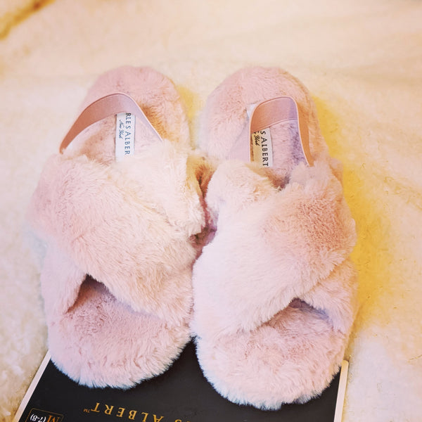 Cute + Comfy fuzzy slide sandal slippers in pink! - Jay's Pretty Little Things For You